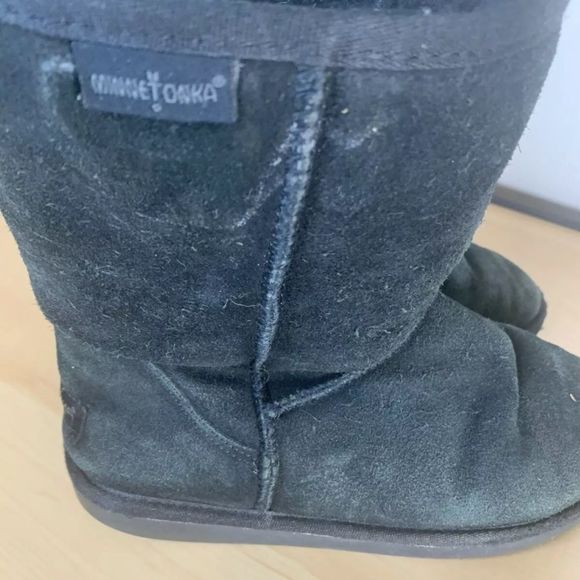 Minnetonka Sheepskin Boots size 7 - Picture 2 of 6